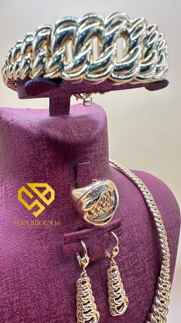 1312870f-49a0-4446-bbf5-bd5e52383b8f Parrure grazella plaqué or 18k identique a l’or