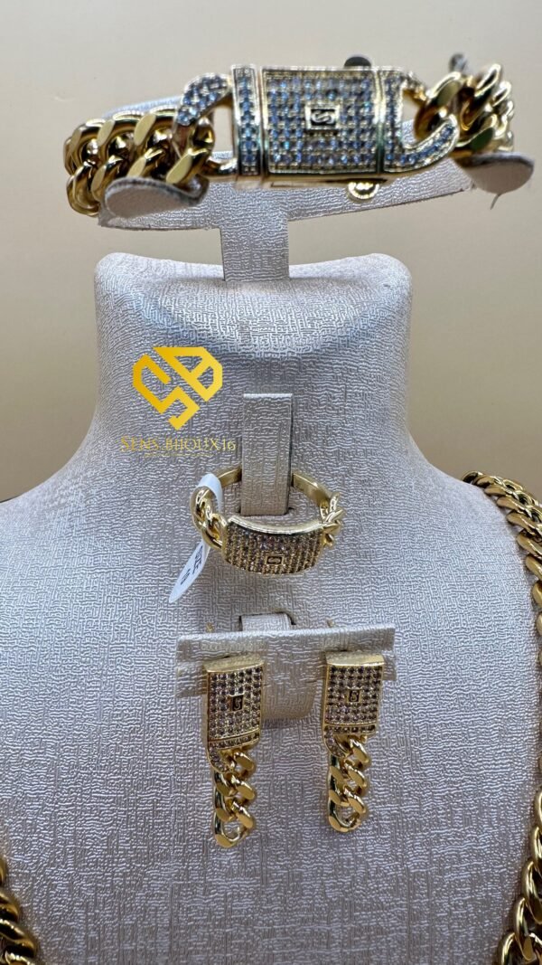 1975e065-819a-445f-8056-7ae7b43c8eaf Parure en Acier Inoxydable – Garantie 10 Ans