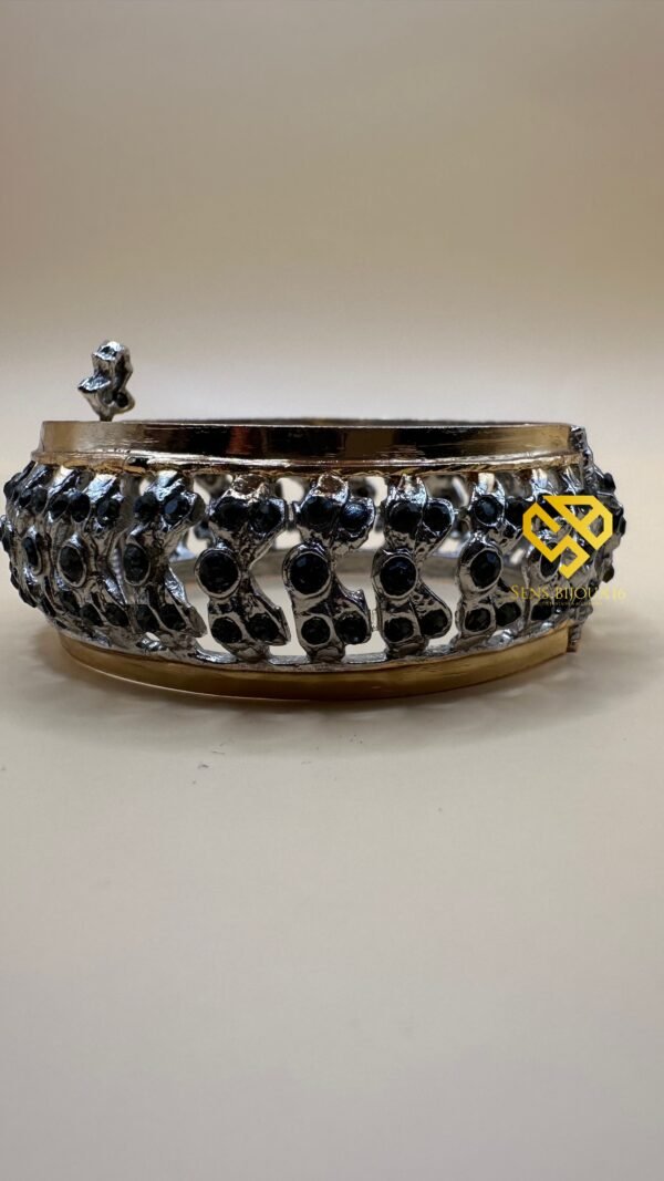 29acb95f-b84c-45f9-bb54-4ec3f3475993 ✨ Bracelet en bronze plaqué or 18 carats – Finition premium ✨