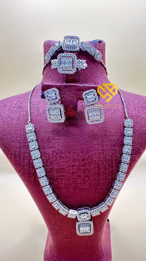 2be391fe-9a1c-4a95-8873-21a93753e76a-2 Parure en véritable zircon – acier inoxydable rhodié