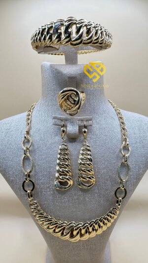 4efec74c-ba4c-4710-9dfd-28620cf5729a-2 Parure grazela plaquée Or 18K – Élégance identique à l’or