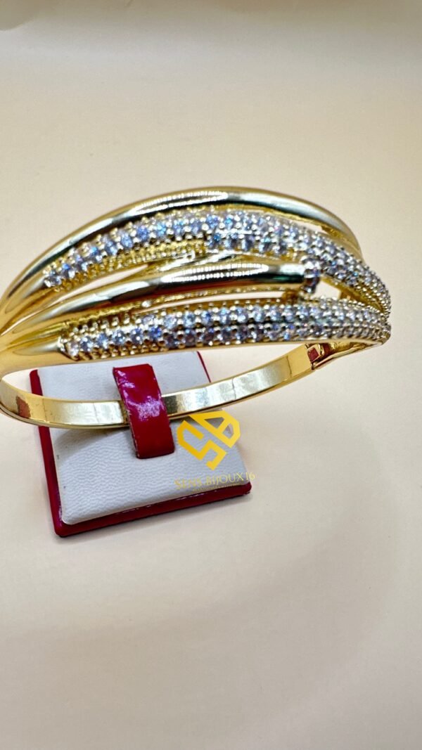 Bracelet XD Doré 18 Carats – Pierre Zircon – Finition Luxe