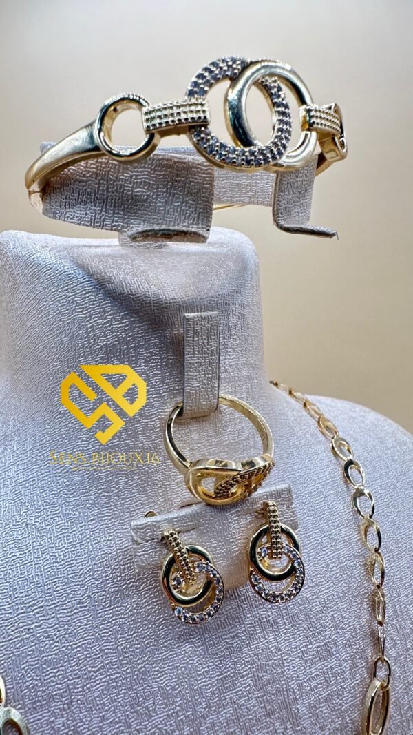 65bb2285-1da5-42dd-8b05-5fe6500c7a55 Parure XD plaquée Or 18K – Élégance identique à l’or