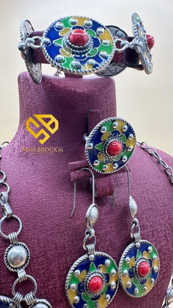 6d8585b9-ebda-4996-bb80-aeb5bb9ce1a6 Parrure thadarth