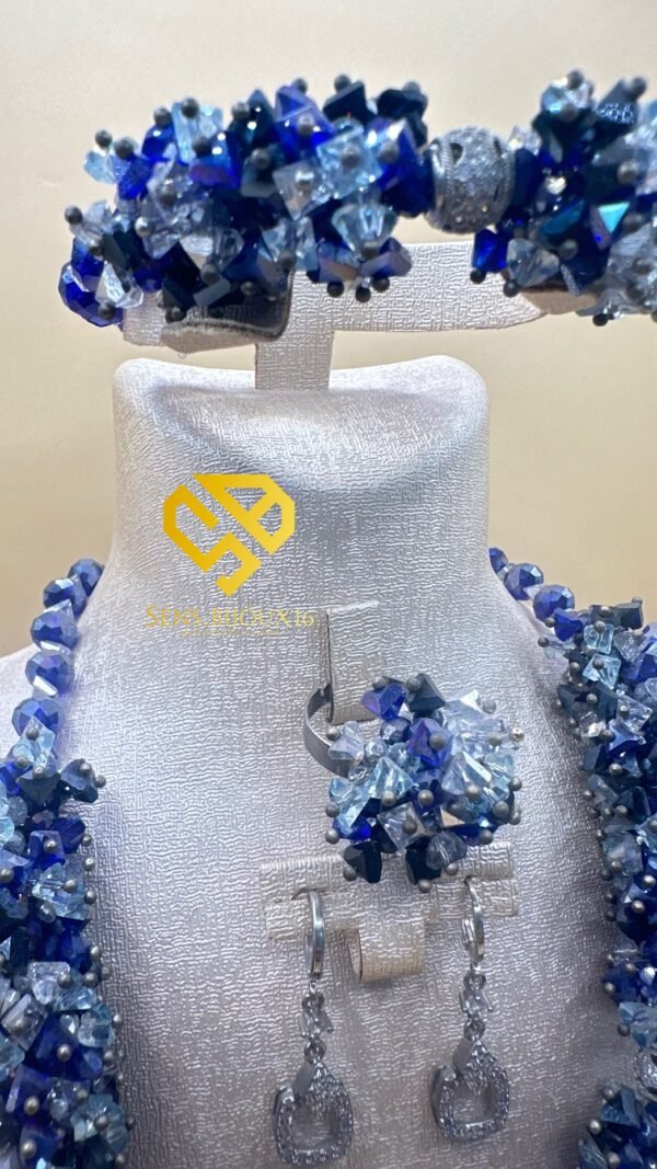 Parure Traditionnelle Cristal Bleu et Gris – Zircon Argenté – Garantie à Vie