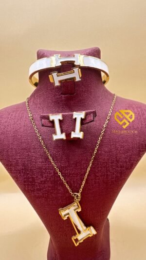 79f3bab9-29ff-42be-9cbf-838cd426147b Parure hermes en Acier Inoxydable – Garantie 10 Ans disponible en ( blanc -bleu - noir)