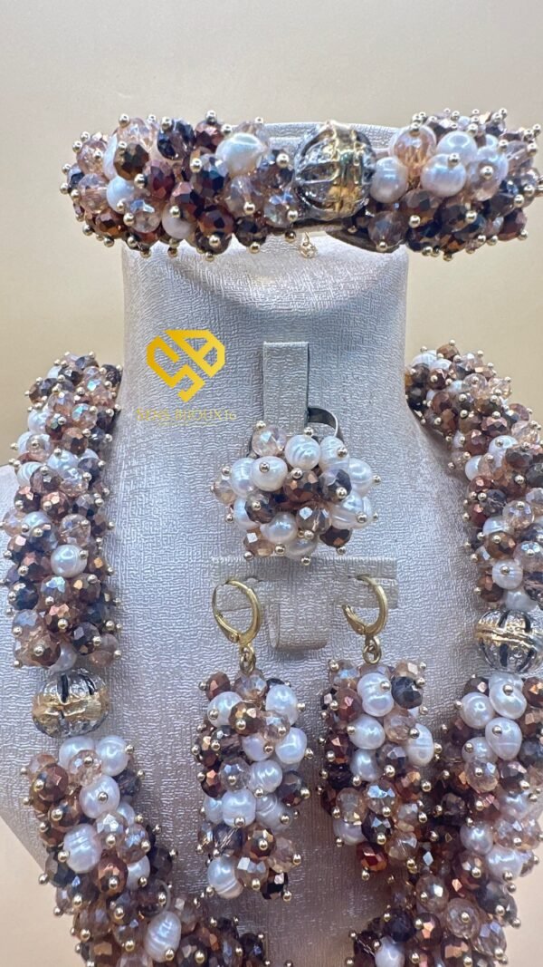 87884221-97af-4816-a866-7e5bff19d5b5 Parure Traditionnelle Johar et Cristal – Marron – Garantie à Vie