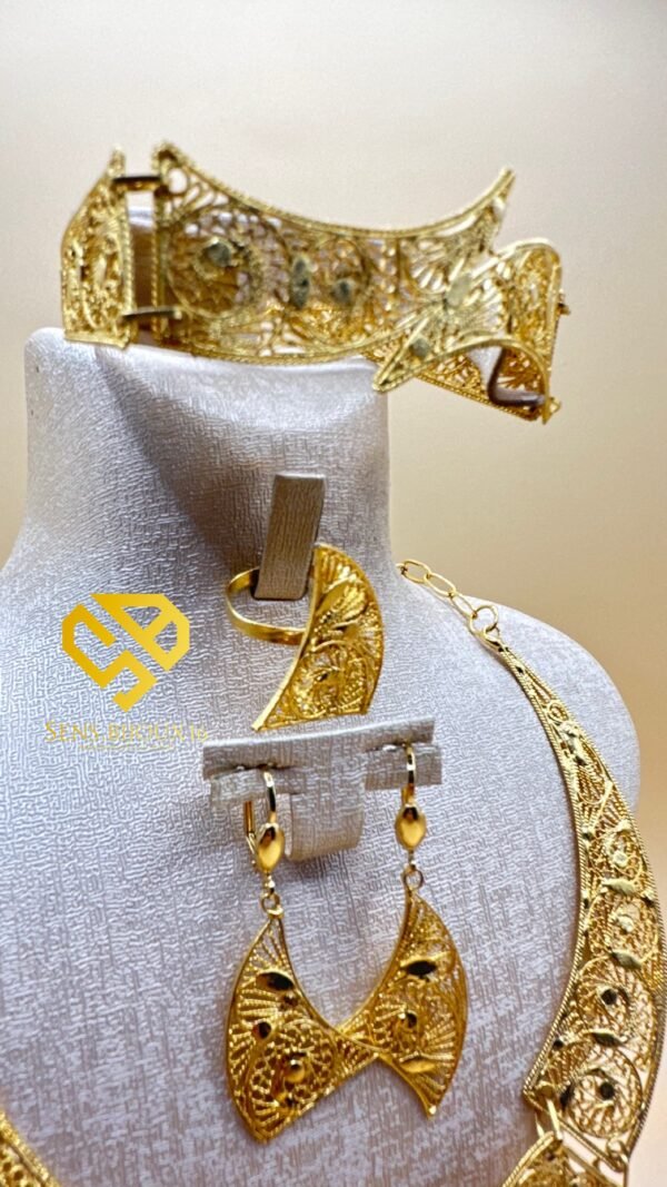✨ Parure Fetla  medbah– Travail 100 % fait main, dorure 24 carats ✨