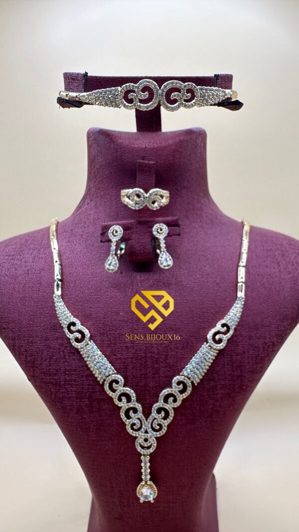 Parure XD plaquée Or 18K – Élégance identique à l’or