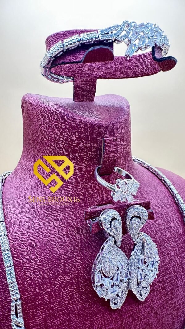 b0ba53ee-285e-4d62-814d-0e2a45e055bd-2 Parure en véritable zircon – acier inoxydable rhodié