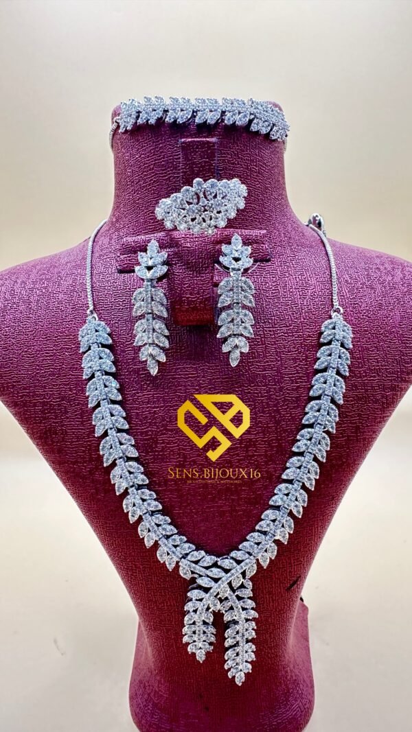 ceffcd7c-af33-497e-921f-6c97fe598c55 Parure en véritable zircon – acier inoxydable rhodié