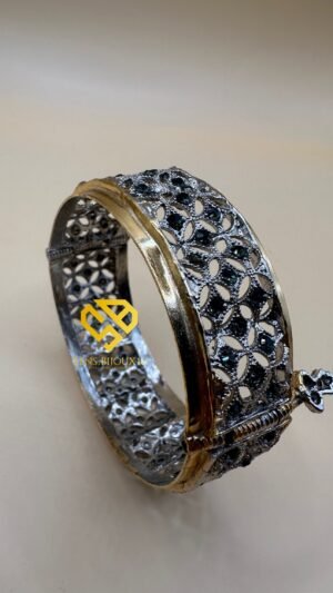 dbbcf50b-6bdc-430c-858e-a991d1ac0e1e ✨ Bracelet en bronze plaqué or 18 carats – Finition premium ✨