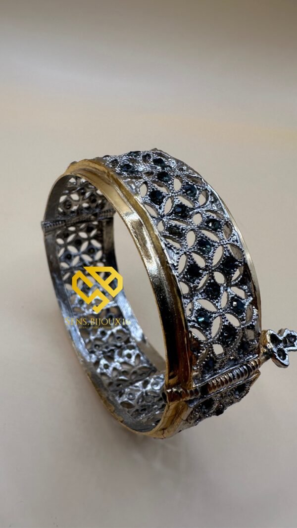 dbbcf50b-6bdc-430c-858e-a991d1ac0e1e ✨ Bracelet en bronze plaqué or 18 carats – Finition premium ✨