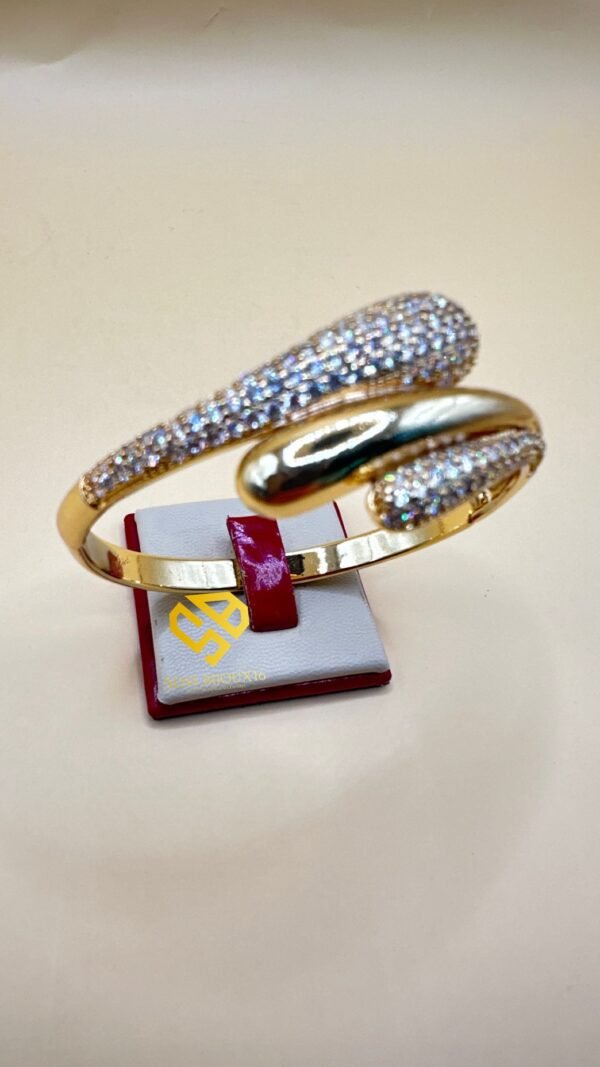 Bracelet XD Doré 18 Carats – Pierre Zircon – Finition Luxe