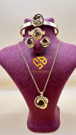 de99a239-5dba-4b31-a2cc-cfd1edaeca3c-2 Parure en Acier Inoxydable Doré 18 عقدة الحب
Carats - Garantie 10 Ans