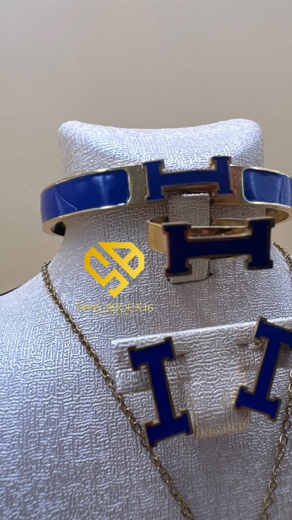 Parure hermes  en Acier Inoxydable – Garantie 10 Ans disponible en ( blanc -bleu - noir)