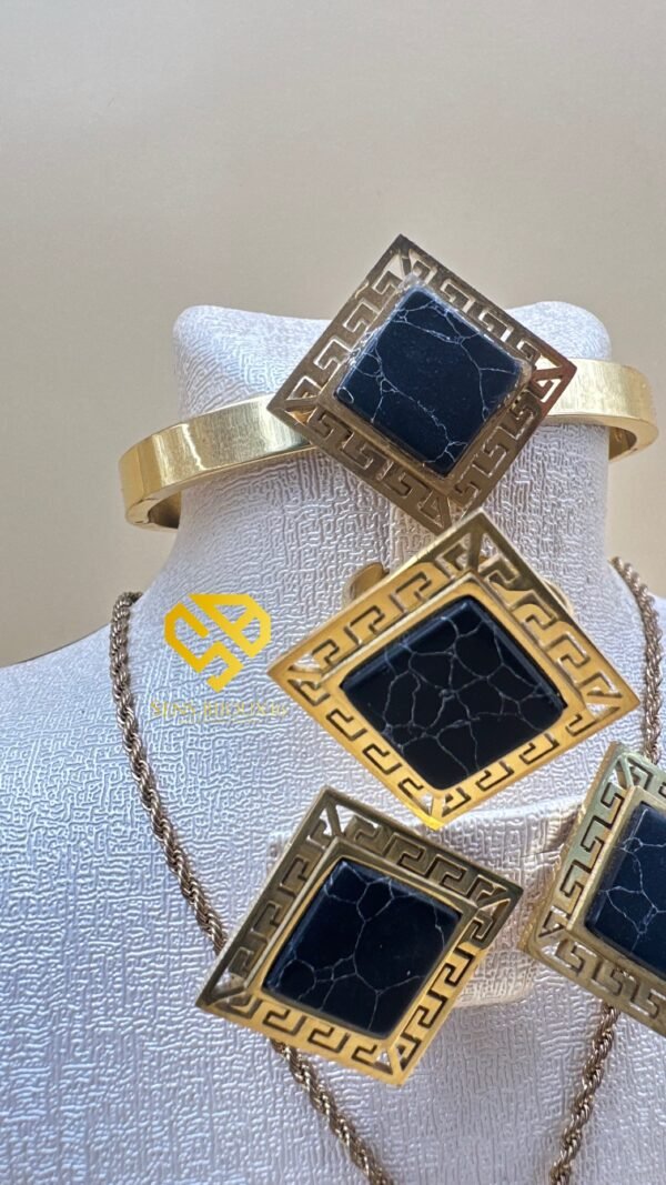 Parure en Acier Inoxydable – Garantie 10 Ans