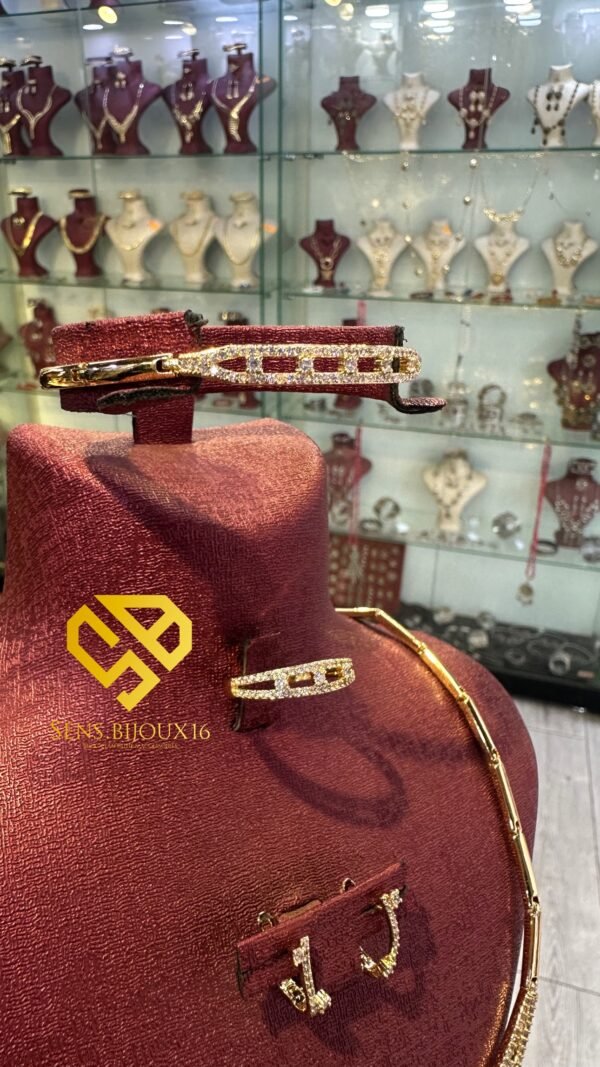 15325fd4-af74-497f-9375-3622e81b5b81 ✨ Parure en Plaqué Or 18 Carats – Élégance Moderne & Intemporelle