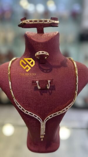 ✨ Parure en Plaqué Or 18 Carats – Élégance Moderne & Intemporelle