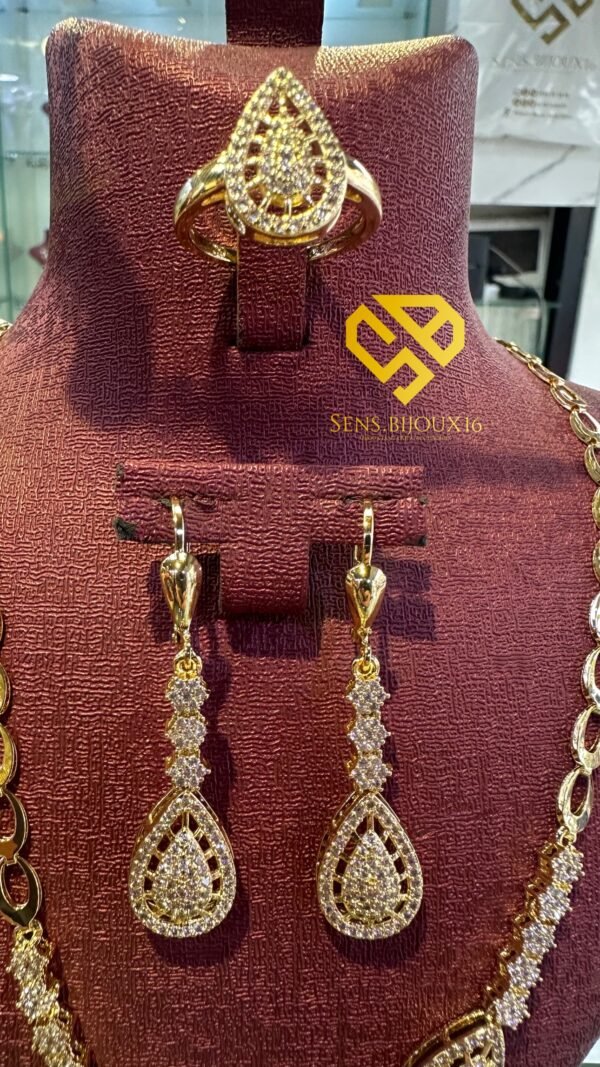 ✨ Parure 4 Pièces en Plaqué Or 18 Carats – Élégance Complète