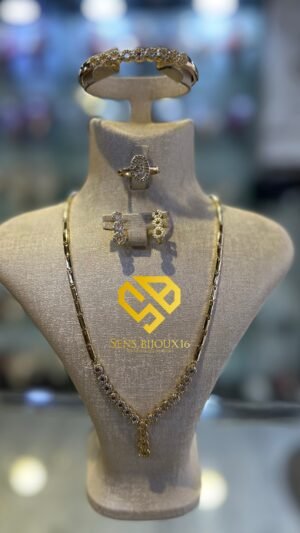 ✨ Parure en Plaqué Or 18 Carats – Élégance Moderne & Intemporelle