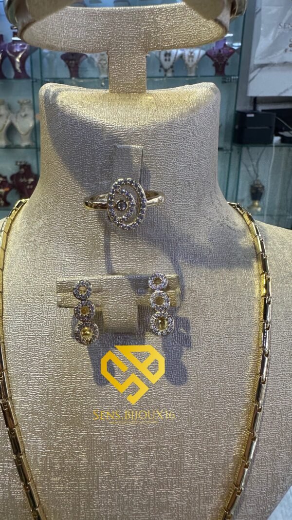 ✨ Parure en Plaqué Or 18 Carats – Élégance Moderne & Intemporelle