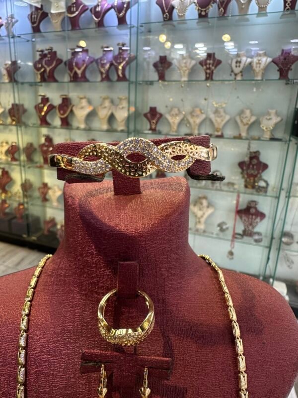 ✨ Parure 4 Pièces en Plaqué Or 18 Carats – Élégance Complète