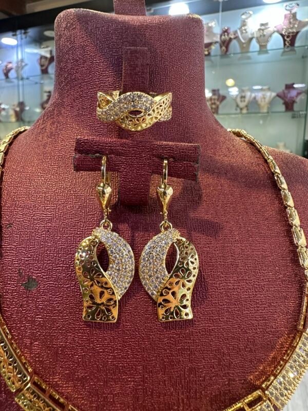 ✨ Parure 4 Pièces en Plaqué Or 18 Carats – Élégance Complète